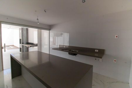 Casa à venda com 240m², 4 quartos e 2 vagas Casa à venda com 240m², 4 quartos e 2 vagasCozinha