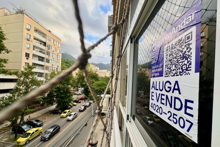 Apartamento à venda com 128m², 3 quartos e 1 vagaPlaquinha instalada