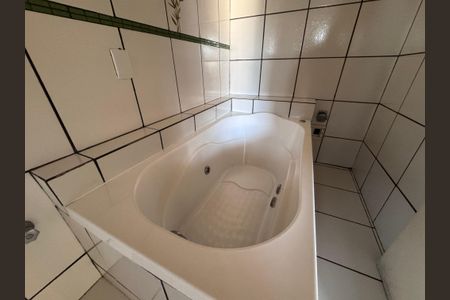 Casa à venda com 262m², 4 quartos e 4 vagasBanheiro Suíte