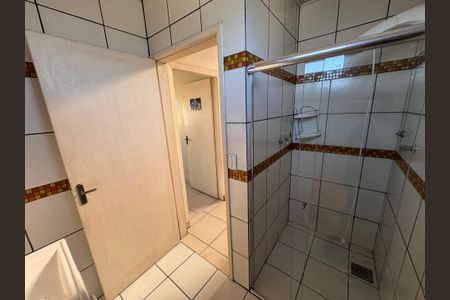 Casa à venda com 262m², 4 quartos e 4 vagasBanheiro 1