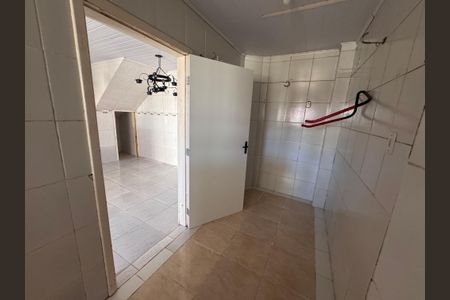 Casa à venda com 262m², 4 quartos e 4 vagasÁrea de Serviço