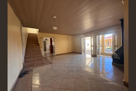 Casa à venda com 262m², 4 quartos e 4 vagasSala