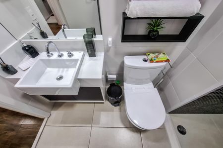 Apartamento à venda com 85m², 3 quartos e 2 vagas Apartamento à venda com 85m², 3 quartos e 2 vagasBanheiro Social