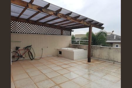 Casa de condomínio à venda com 218m², 3 quartos e 5 vagasFoto 03