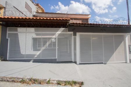 Casa para alugar com 379m², 6 quartos e 2 vagasFachada