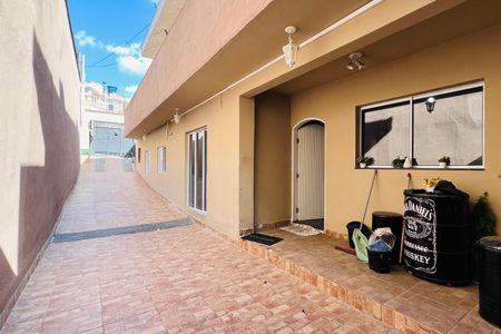 Casa para alugar com 150m², 3 quartos e 5 vagas Casa para alugar com 150m², 3 quartos e 5 vagasGaragem