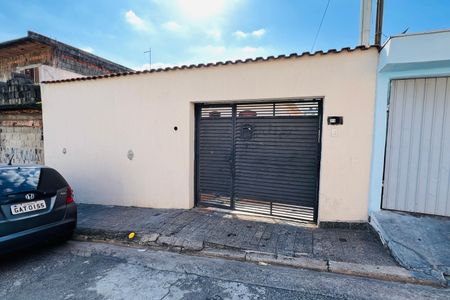 Casa para alugar com 150m², 3 quartos e 5 vagas Casa para alugar com 150m², 3 quartos e 5 vagasFachada