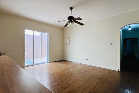 Casa para alugar com 150m², 3 quartos e 5 vagas Casa para alugar com 150m², 3 quartos e 5 vagasSala