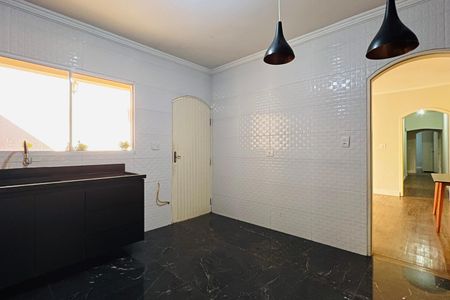 Casa para alugar com 150m², 3 quartos e 5 vagas Casa para alugar com 150m², 3 quartos e 5 vagasCozinha