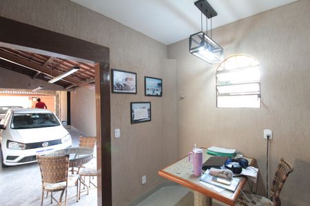 Casa à venda com 380m², 4 quartos e 6 vagasEscritório