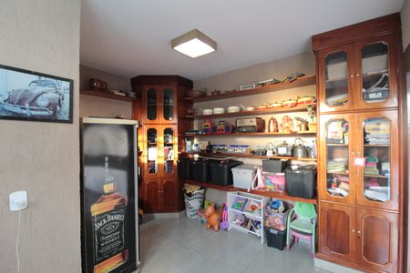 Casa à venda com 380m², 4 quartos e 6 vagasEscritório