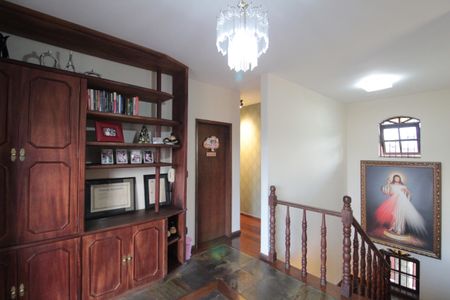 Casa à venda com 380m², 4 quartos e 6 vagasHall dos Quartos