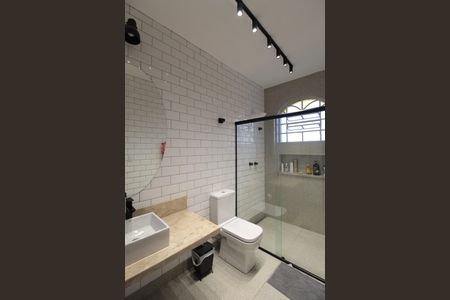 Casa à venda com 380m², 4 quartos e 6 vagasBanheiro Social