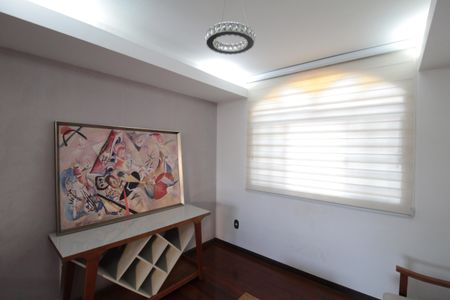 Casa à venda com 380m², 4 quartos e 6 vagasSala de Estar 2