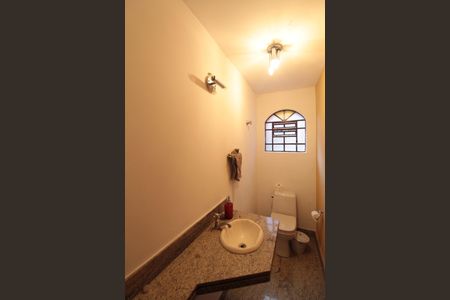 Casa à venda com 380m², 4 quartos e 6 vagasLavabo 