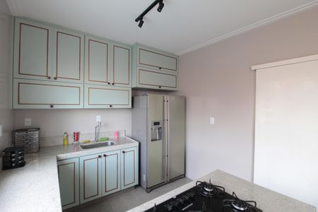 Casa à venda com 380m², 4 quartos e 6 vagasCozinha