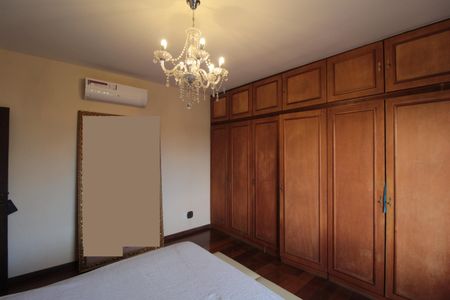 Casa à venda com 380m², 4 quartos e 6 vagasSuíte 1