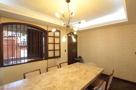 Casa à venda com 380m², 4 quartos e 6 vagasSala de Jantar