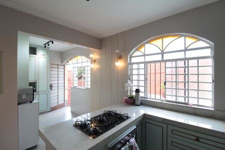 Casa à venda com 380m², 4 quartos e 6 vagasCozinha