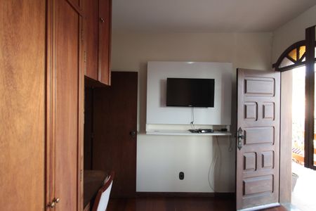 Casa à venda com 380m², 4 quartos e 6 vagasSuíte 2