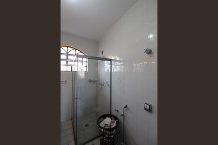 Casa à venda com 380m², 4 quartos e 6 vagasBanheiro da Suíte 2