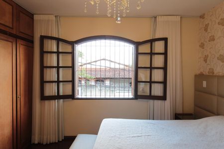 Casa à venda com 380m², 4 quartos e 6 vagasSuíte 1