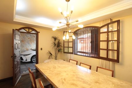 Casa à venda com 380m², 4 quartos e 6 vagasSala de Jantar