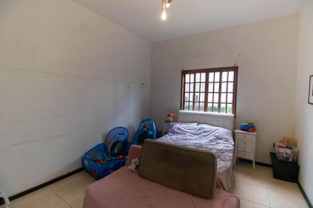 Casa à venda com 210m², 4 quartos e 2 vagas Casa à venda com 210m², 4 quartos e 2 vagasQuarto