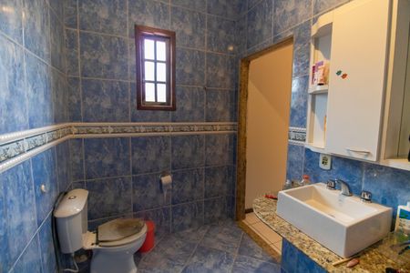 Casa à venda com 210m², 4 quartos e 2 vagas Casa à venda com 210m², 4 quartos e 2 vagasBanheiro da Suíte 1