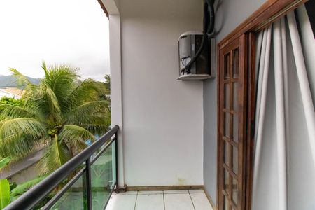 Casa à venda com 210m², 4 quartos e 2 vagas Casa à venda com 210m², 4 quartos e 2 vagasVaranda da Suíte 3