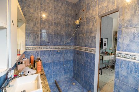 Casa à venda com 210m², 4 quartos e 2 vagas Casa à venda com 210m², 4 quartos e 2 vagasBanheiro da Suíte 1