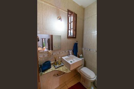 Casa à venda com 210m², 4 quartos e 2 vagas Casa à venda com 210m², 4 quartos e 2 vagasLavabo