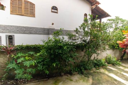 Casa à venda com 210m², 4 quartos e 2 vagas Casa à venda com 210m², 4 quartos e 2 vagasVista do Quarto