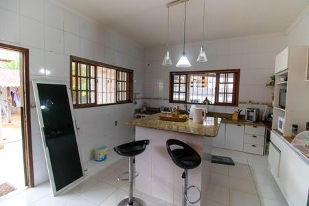 Casa à venda com 210m², 4 quartos e 2 vagas Casa à venda com 210m², 4 quartos e 2 vagasCozinha