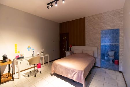 Casa à venda com 210m², 4 quartos e 2 vagas Casa à venda com 210m², 4 quartos e 2 vagasSuíte 1