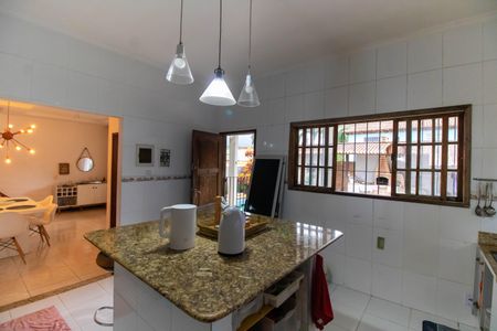 Casa à venda com 210m², 4 quartos e 2 vagas Casa à venda com 210m², 4 quartos e 2 vagasCozinha