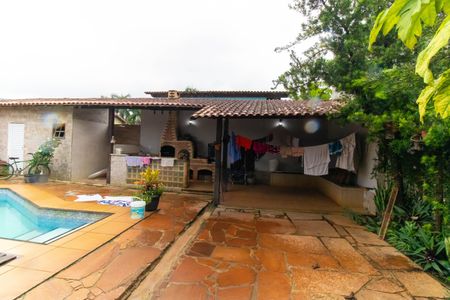 Casa à venda com 210m², 4 quartos e 2 vagas Casa à venda com 210m², 4 quartos e 2 vagasÁrea externa