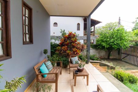 Casa à venda com 210m², 4 quartos e 2 vagas Casa à venda com 210m², 4 quartos e 2 vagasVaranda da Sala