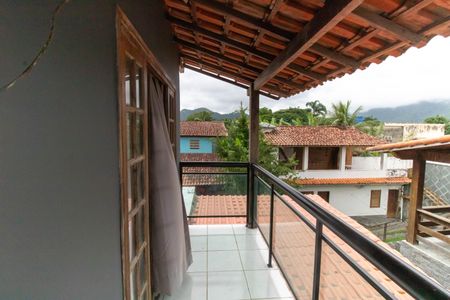 Casa à venda com 210m², 4 quartos e 2 vagas Casa à venda com 210m², 4 quartos e 2 vagasVaranda da Suíte 1