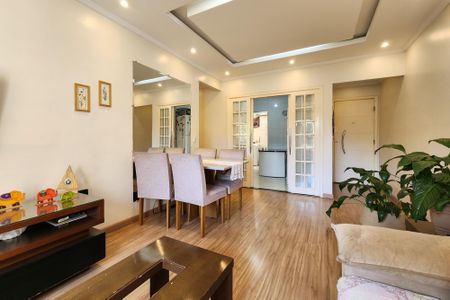 Apartamento à venda com 83m², 3 quartos e 1 vaga Apartamento à venda com 83m², 3 quartos e 1 vagaSala