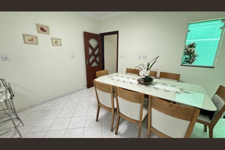 Casa para alugar com 246m², 3 quartos e 5 vagas Casa para alugar com 246m², 3 quartos e 5 vagasCopa