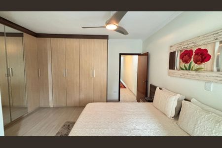 Casa para alugar com 246m², 3 quartos e 5 vagas Casa para alugar com 246m², 3 quartos e 5 vagasSuite 1