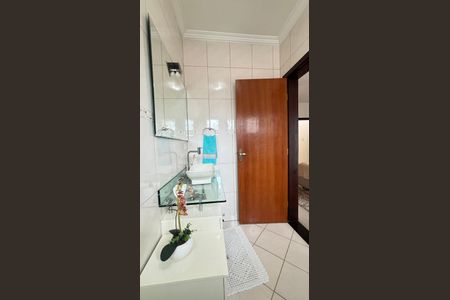 Casa para alugar com 246m², 3 quartos e 5 vagas Casa para alugar com 246m², 3 quartos e 5 vagasBanheiro da Suíte 1