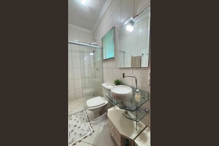 Casa para alugar com 246m², 3 quartos e 5 vagas Casa para alugar com 246m², 3 quartos e 5 vagasBanheiro da Suíte 3