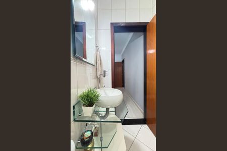 Casa para alugar com 246m², 3 quartos e 5 vagas Casa para alugar com 246m², 3 quartos e 5 vagasBanheiro da Suíte 3