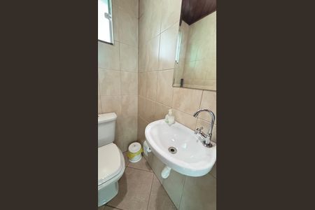 Casa para alugar com 246m², 3 quartos e 5 vagas Casa para alugar com 246m², 3 quartos e 5 vagasQuintal - Banheiro de serviço