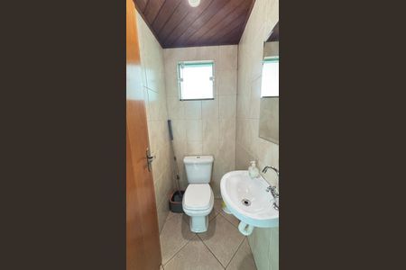 Casa para alugar com 246m², 3 quartos e 5 vagas Casa para alugar com 246m², 3 quartos e 5 vagasQuintal - Banheiro de serviço