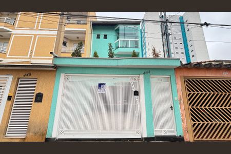 Casa para alugar com 246m², 3 quartos e 5 vagas Casa para alugar com 246m², 3 quartos e 5 vagasFachada