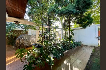 Casa para alugar com 565m², 4 quartos e 2 vagasÁrea externa