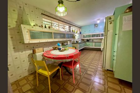 Casa para alugar com 565m², 4 quartos e 2 vagasCozinha